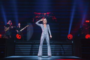 Céline Dion na scenie - materiał prasowy Prestige MJM